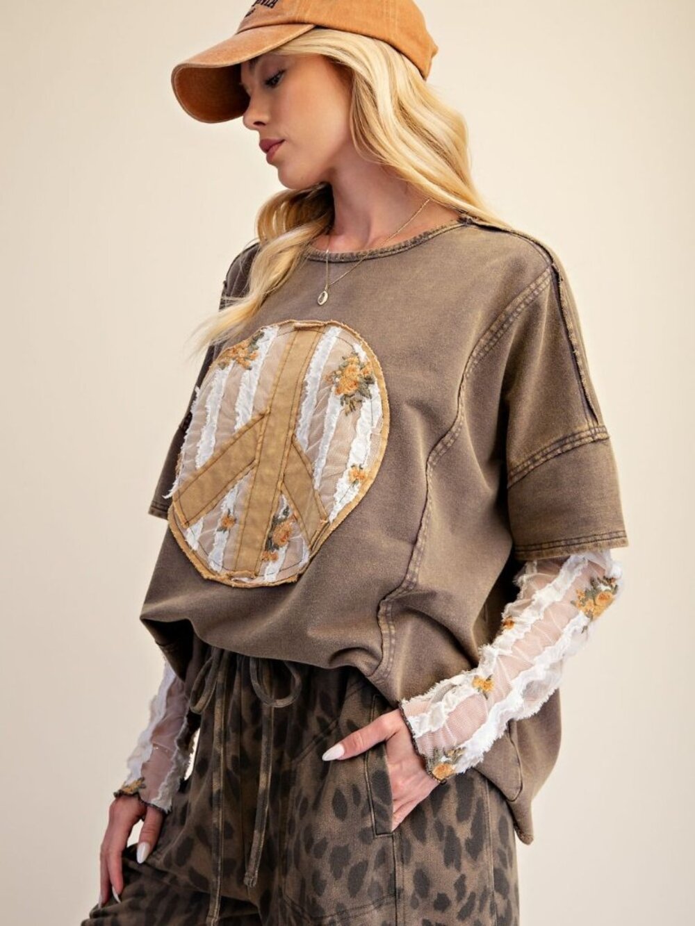 ETA 9/27 - Easel Peace Patch Washed Knit Top Plus Size - Picture 3 of 5